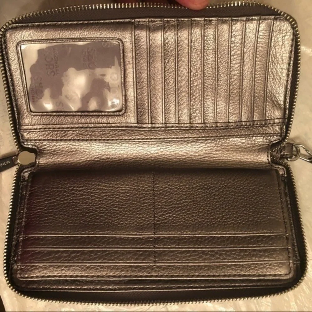 Michael kors silver leather metallic wristlet clutch wallet bag